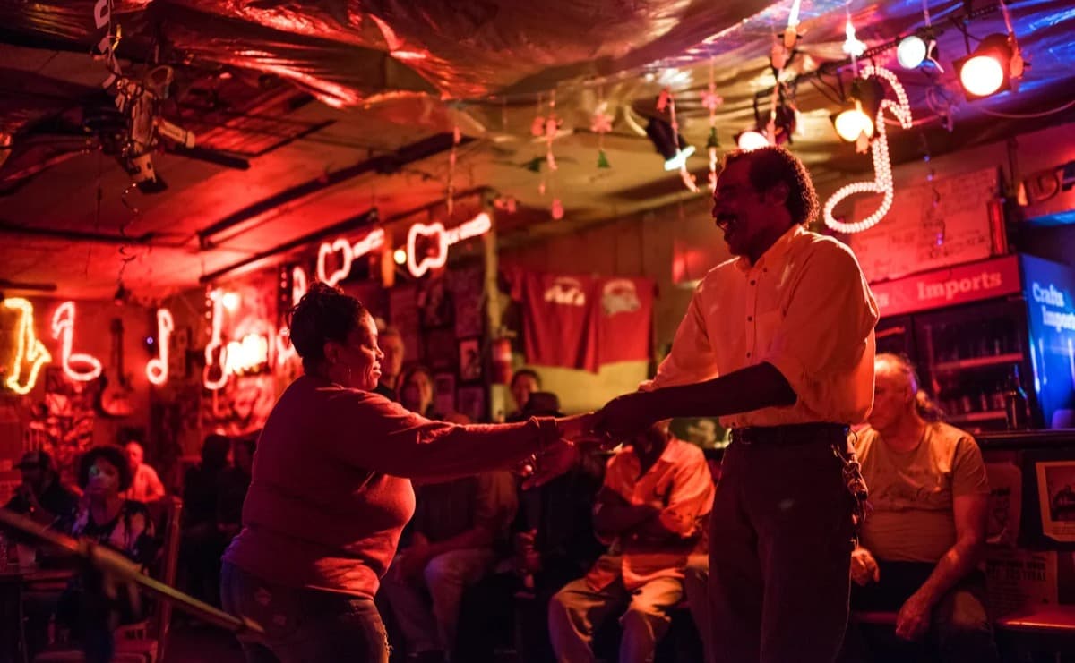 Red's Lounge