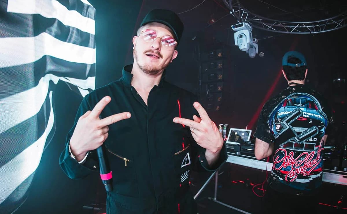 Flosstradamus
