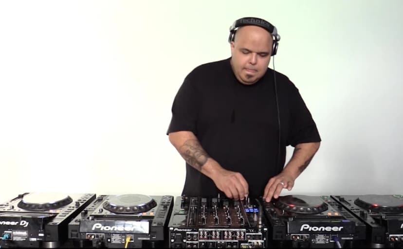 DJ Sneak
