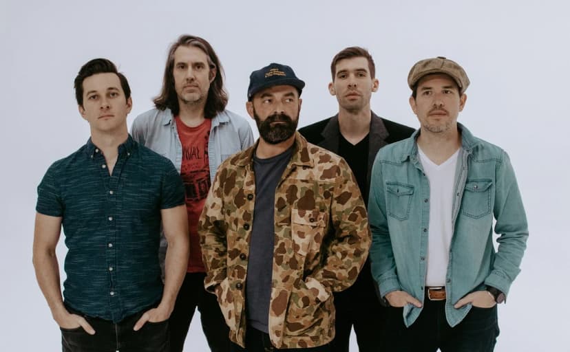 Drew Holcomb and The Neighbors